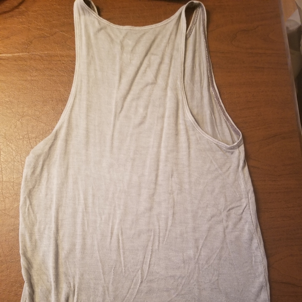 Tanks - Picture 2 of 4